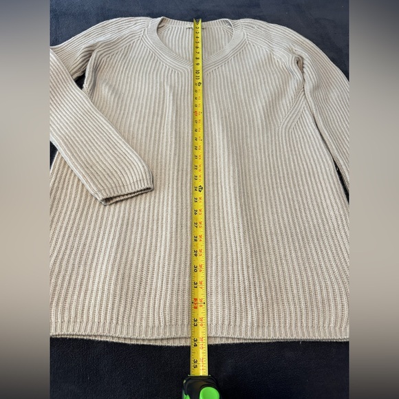 MaxMara Oversize V-Neck Cream Sweater - Picture 6 of 6